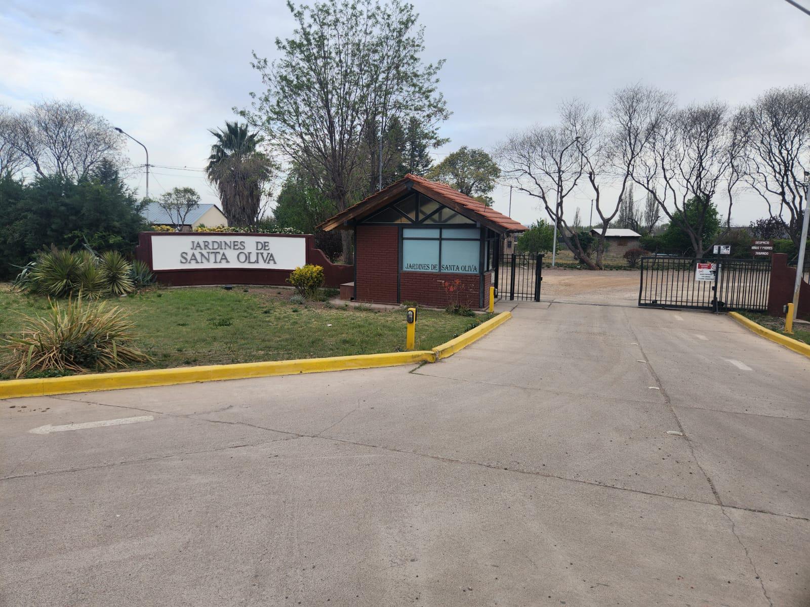 Casa en  barrio privado jardines de santa oliva