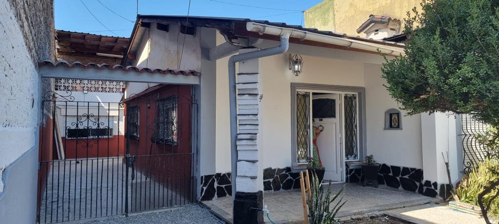 ¡Casa de tres ambientes en venta!