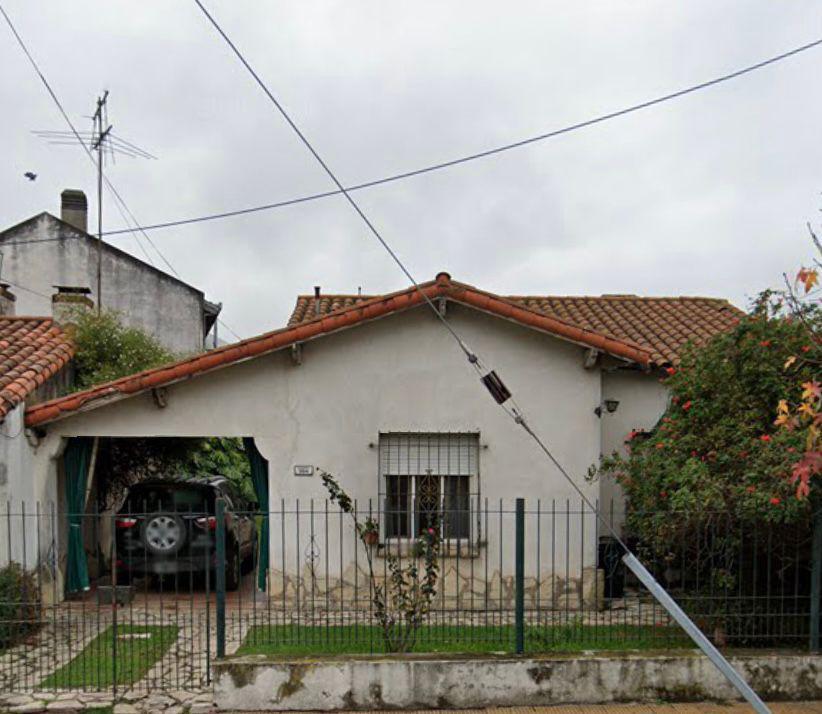 Saavedra N° 394, entre calle Boulogne  Sur Mer y calle