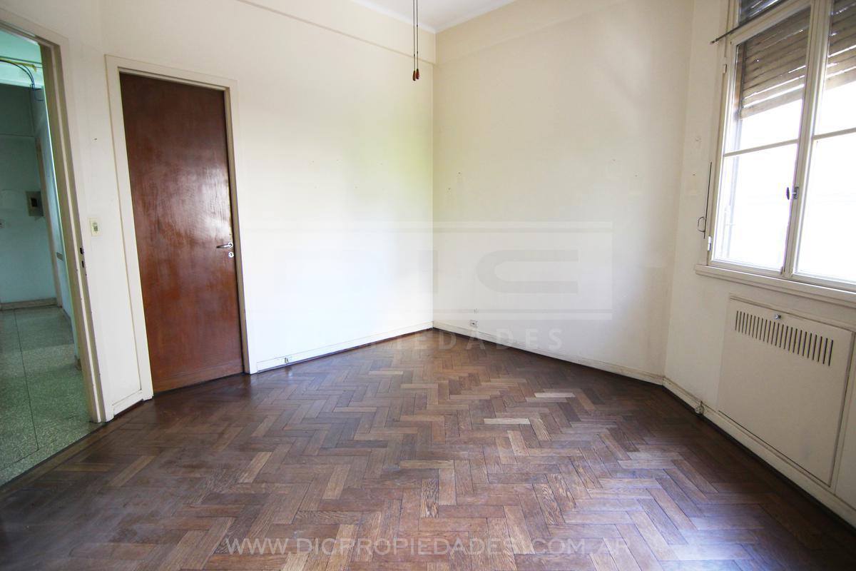 Departamento 4 Ambientes con dependencia - Apto credito - Venta - Once