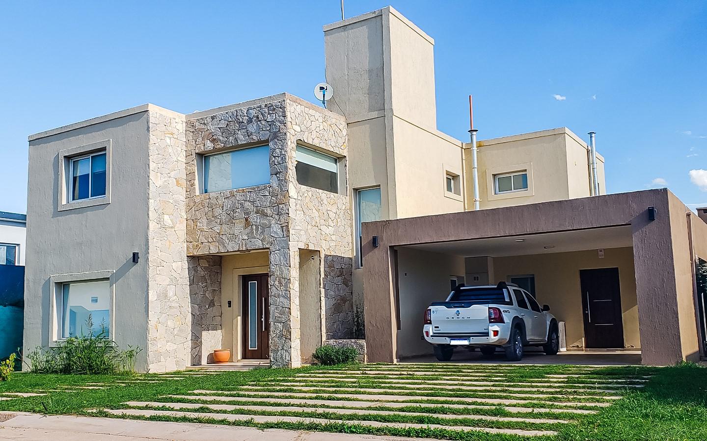 Venta. Casa 3 dormitorios. San Luis, Juana Koslay, Barrio La Pancha II