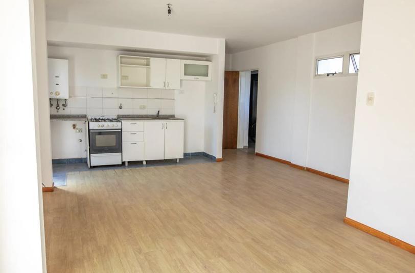 Venta monoambiente con doble balcón. Zona  Cinco Esquinas, Rosario