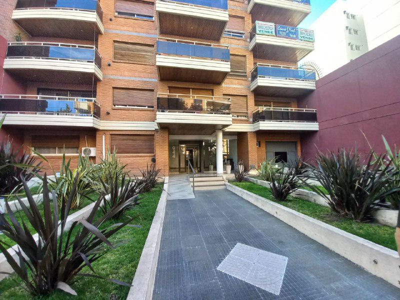 Venta Departamento 3 ambientes con cochera Castelar Norte