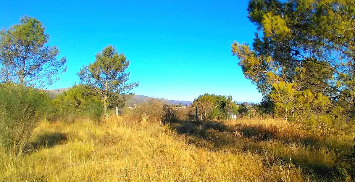 Terreno en barrio La Cañada