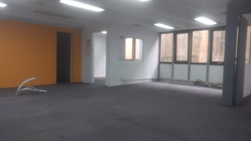 Semi piso oficina 130 m2 centro Venta OPORTUNIDAD      retasada