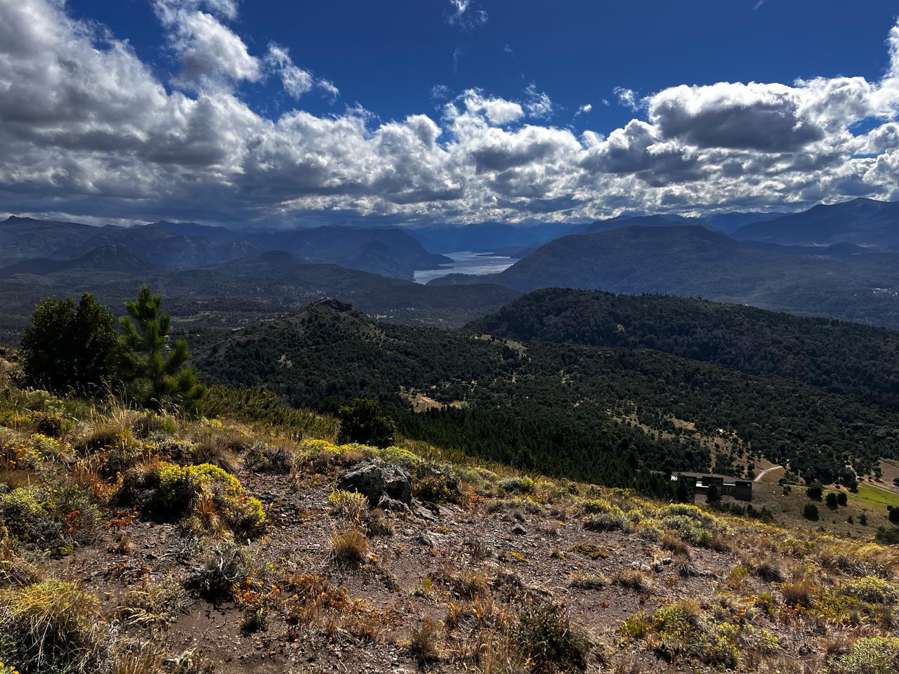 Lote en Miralejos con vista al lago Lácar!