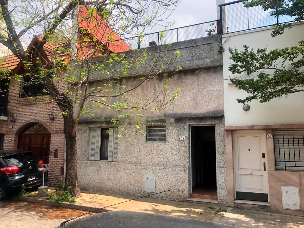 Casa en Venta - 4 dormitorios 2 baños - 237mts2 - Caballito