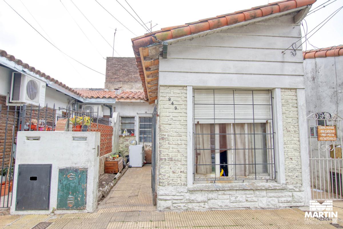 Dúplex de 3 ambientes en una planta con patio - Martínez, próximo a la plaza.