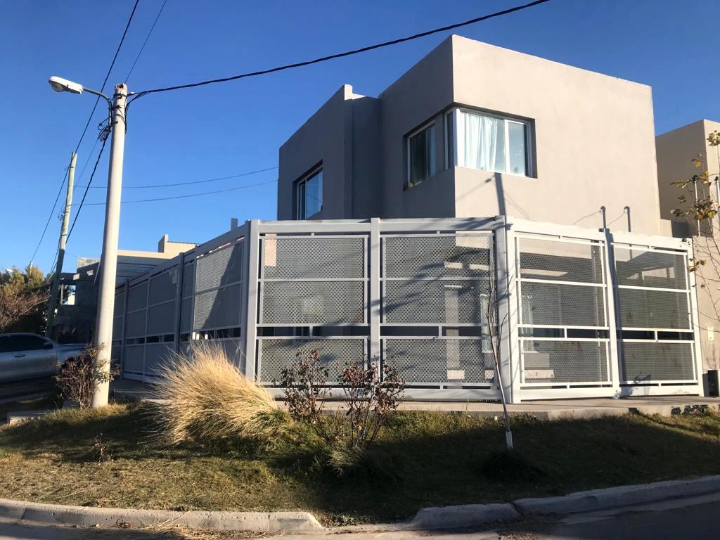 Venta Duplex 3 dormitorios Ramos de Sal 4000 - Barrio Terrazas del Neuquen