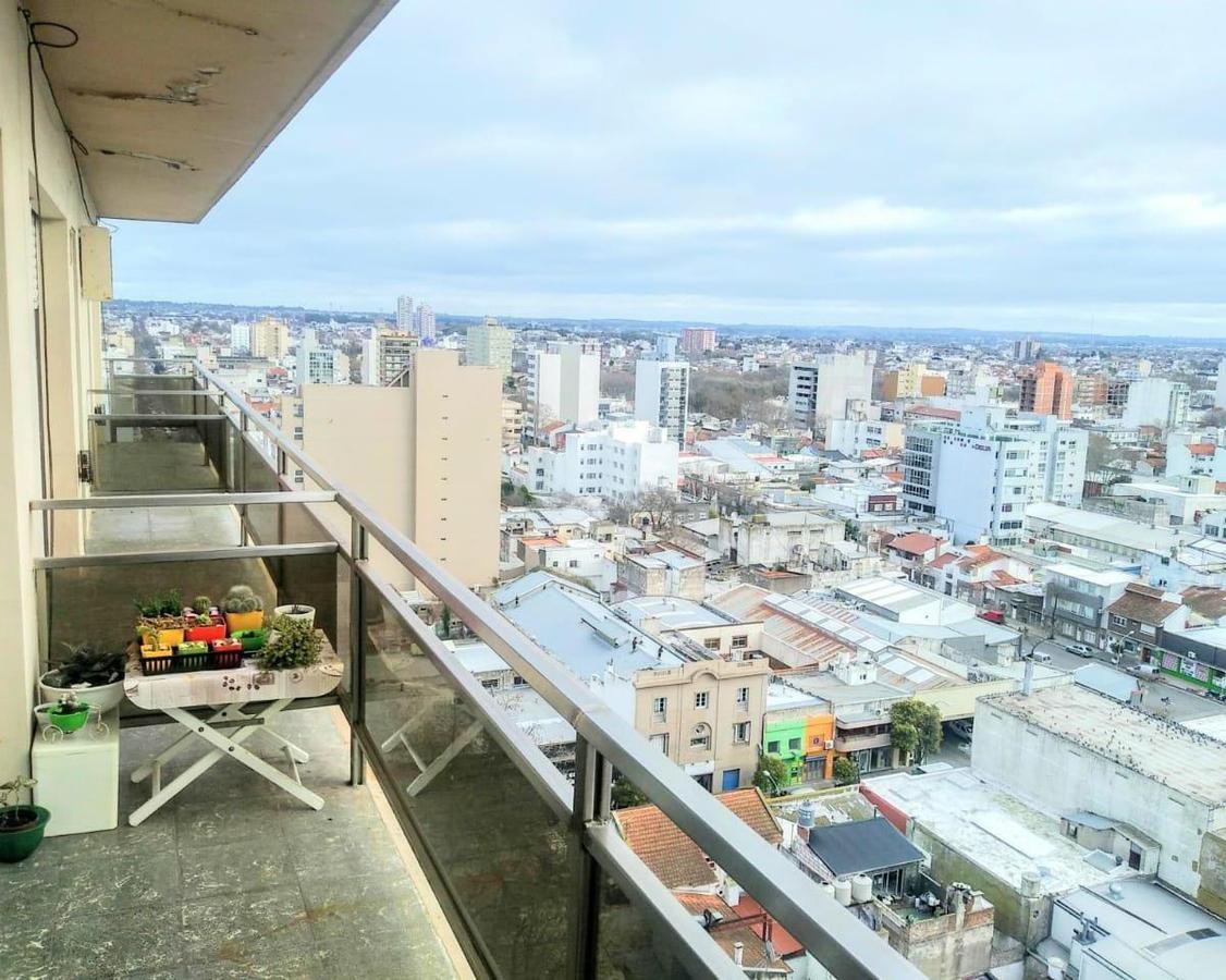 1 Ambiente a la calle con balcon corrido y vista panorámica