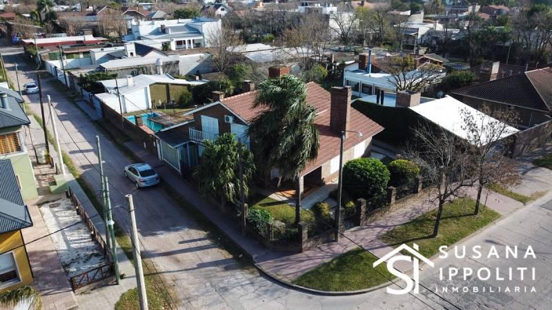 Casa en venta 4 dormitorios en barrio Talleres Roldan