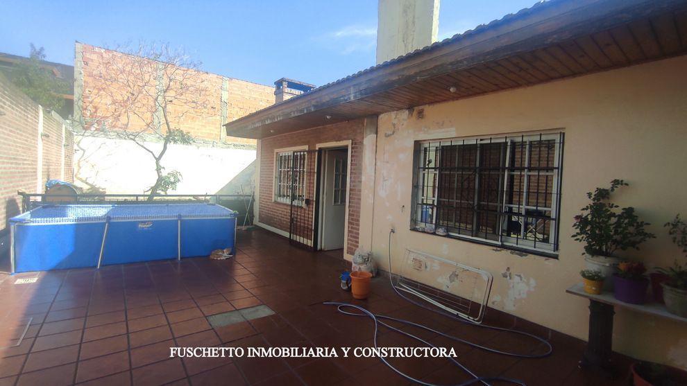 LA TABLADA - VENTA - CASA EN LOTE PROPIO CON GARAGE