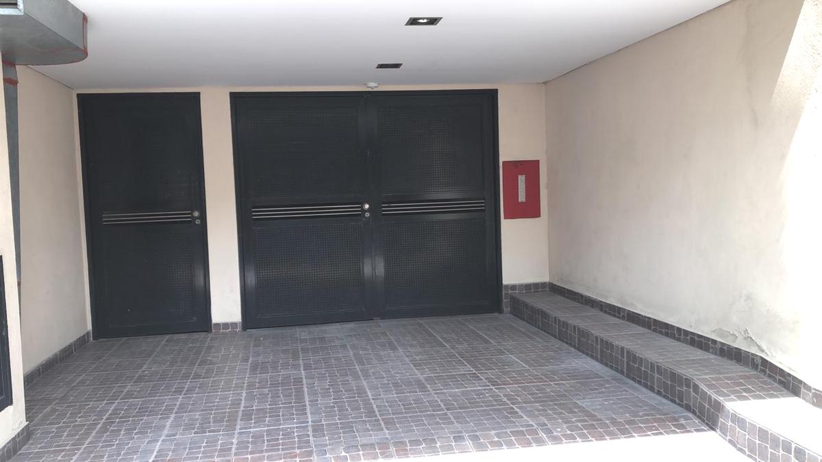 VENTA DE COCHERAS CUBIERTAS  FIJAS- VILLA PUEYRREDON