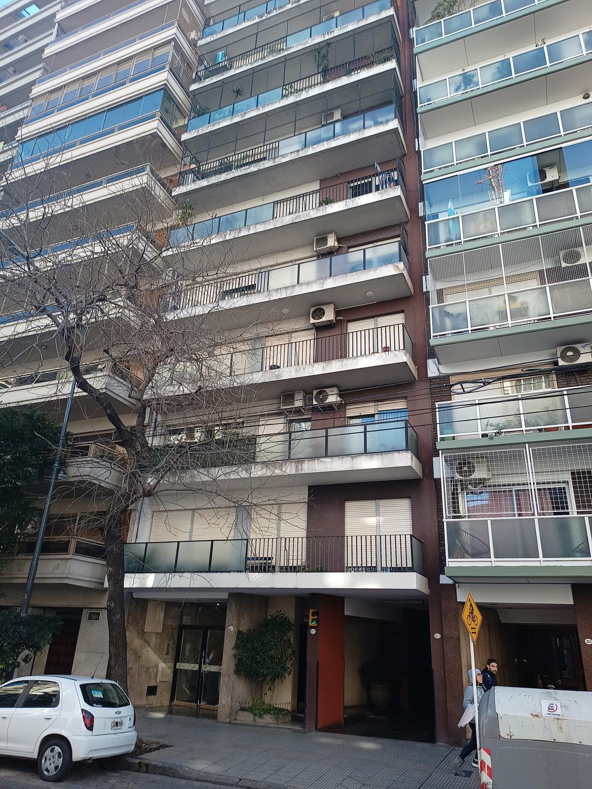 Departamento en  Caballito Av. Rivadavia 5877 - 12 B - 4 Amb c-d/serv coch baul