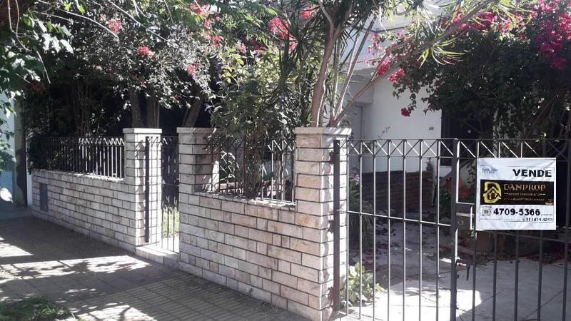 FRENCH 400 - 2 CASAS - LOTE 250 MTS - VILLA MARTELLI - VENDE