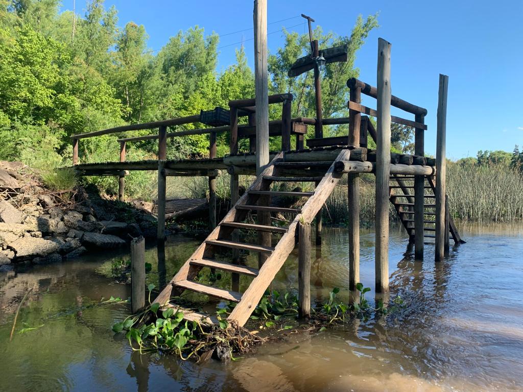 Venta cabañas en Delta, Caraguata al 500 con 6  hectáreas de  terreno amplio frente al agua