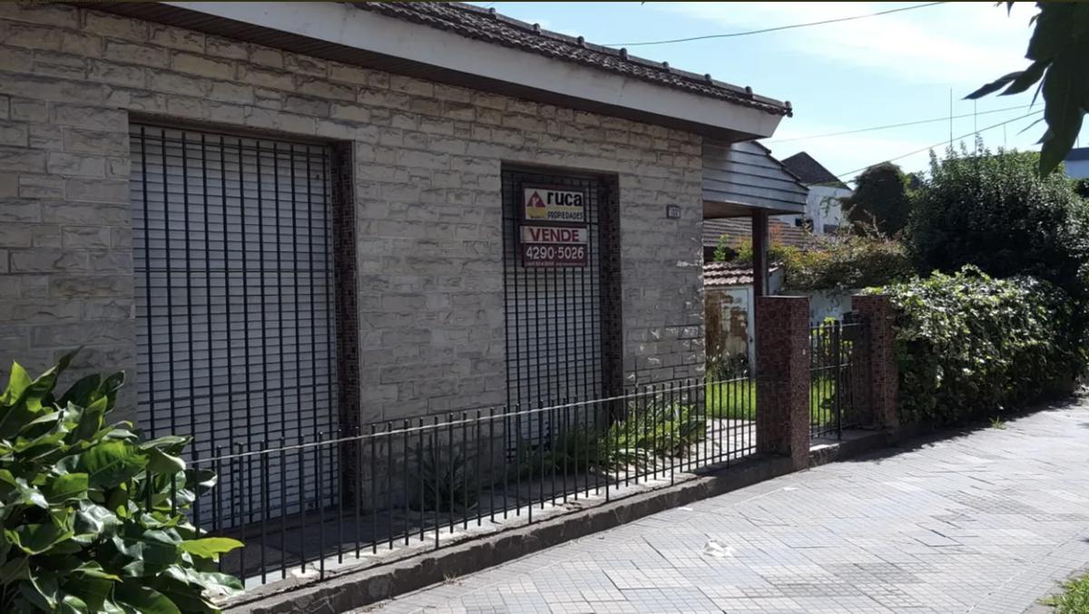 Local con Vivienda sobre Avenida Pedro Suárez!!!  Las Heras 1598, Mte. Grande.-