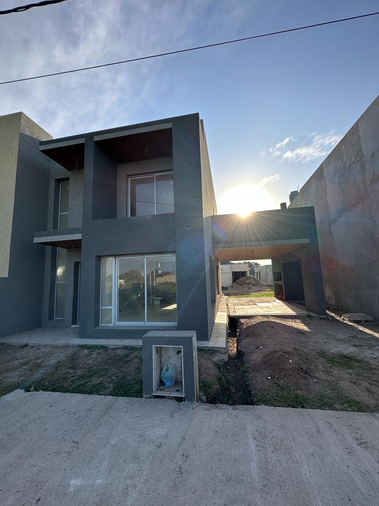 Casa a Estrenar en Alquiler y Venta, Alvarez !