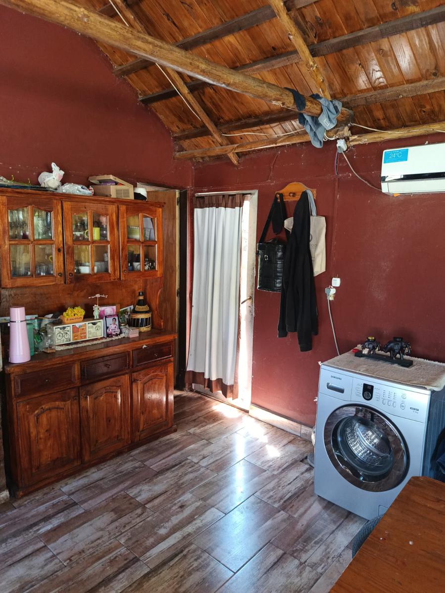 Casa quinta venta LA PLATA ruta 2 jardin galería parrilla  pileta lote 3700 mts Galpón