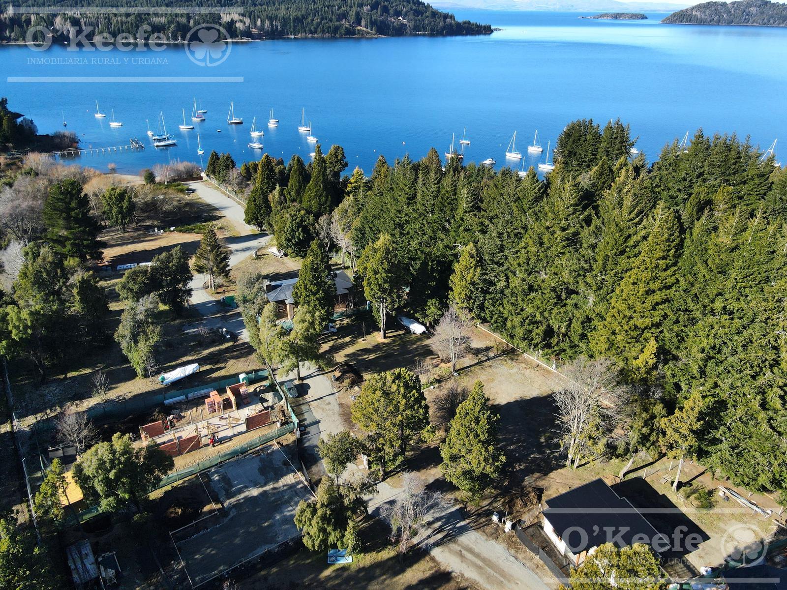 Terreno en venta en barrio cerrado Bariloche Yacht Club sobre costa de lago