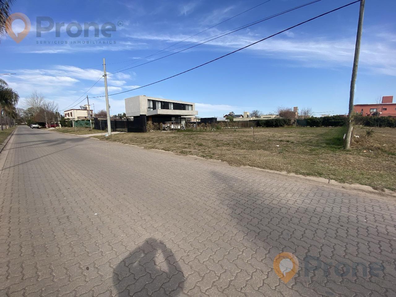 VENTA LOTE COMERCIAL EN AV. ACEQUIAS DEL AIRE