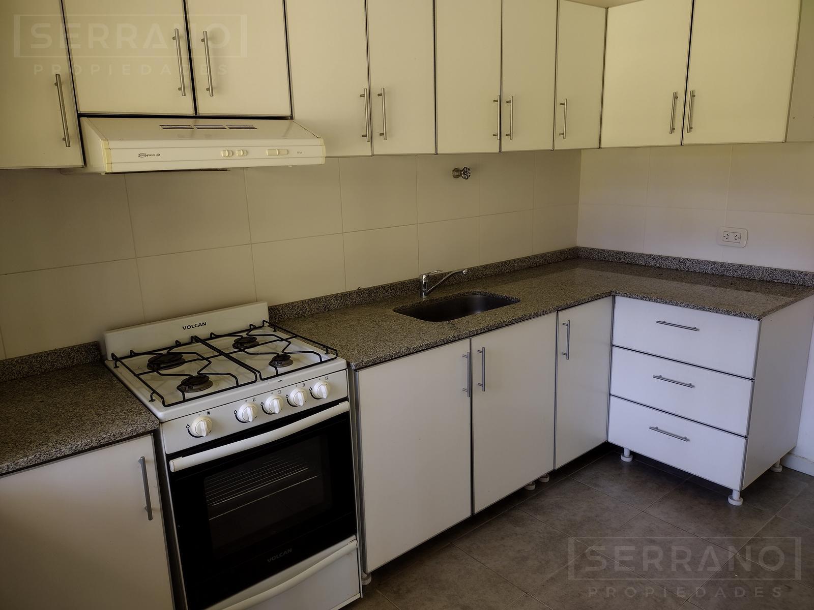 Venta. Casa 3 Dormitorios. Con Pileta y Quincho. Barrio Parque La Verdad.