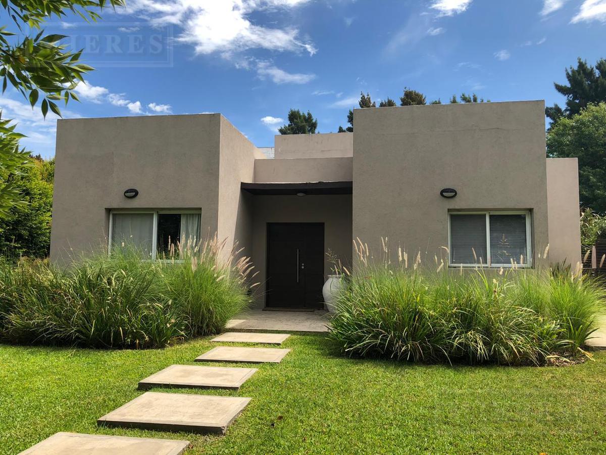 Casa en Alquiler sobre lote Interno  - Santa Catalina , Villanueva.