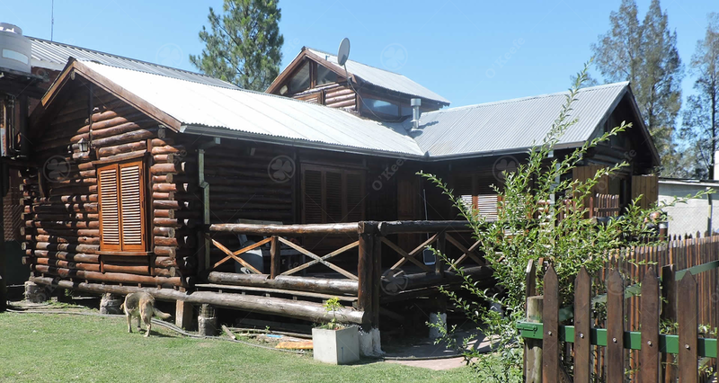 Casa quinta en venta de 400 mts en El Pato, estilo Cabaña.