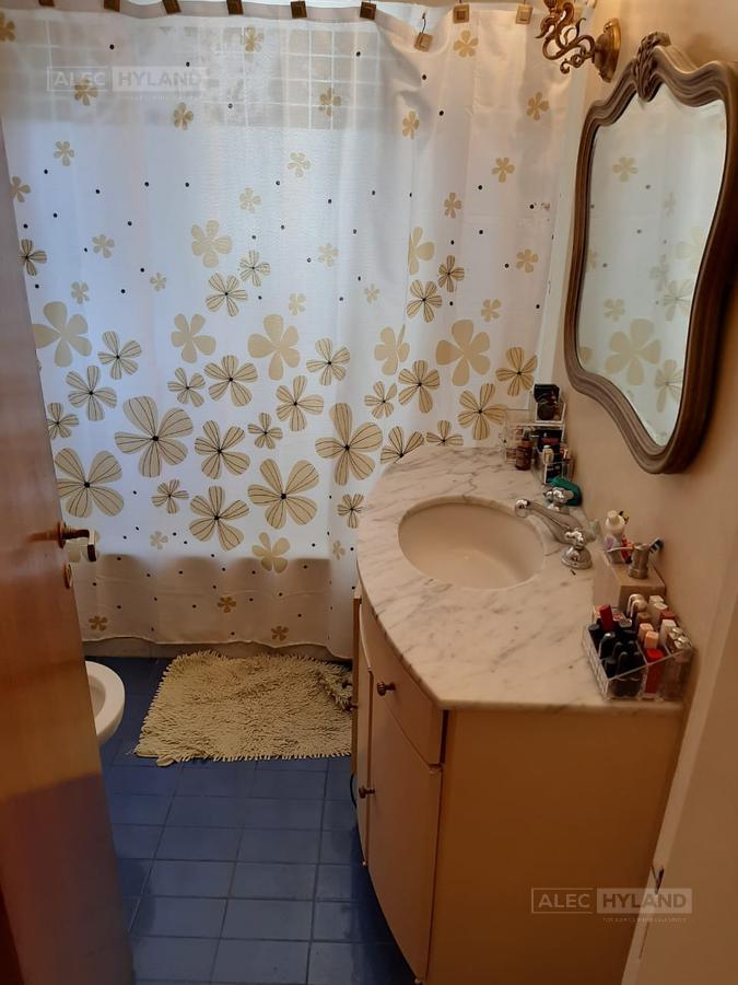 Departamento 4 ambientes con cochera en venta - Olivos-Vias/Maipu