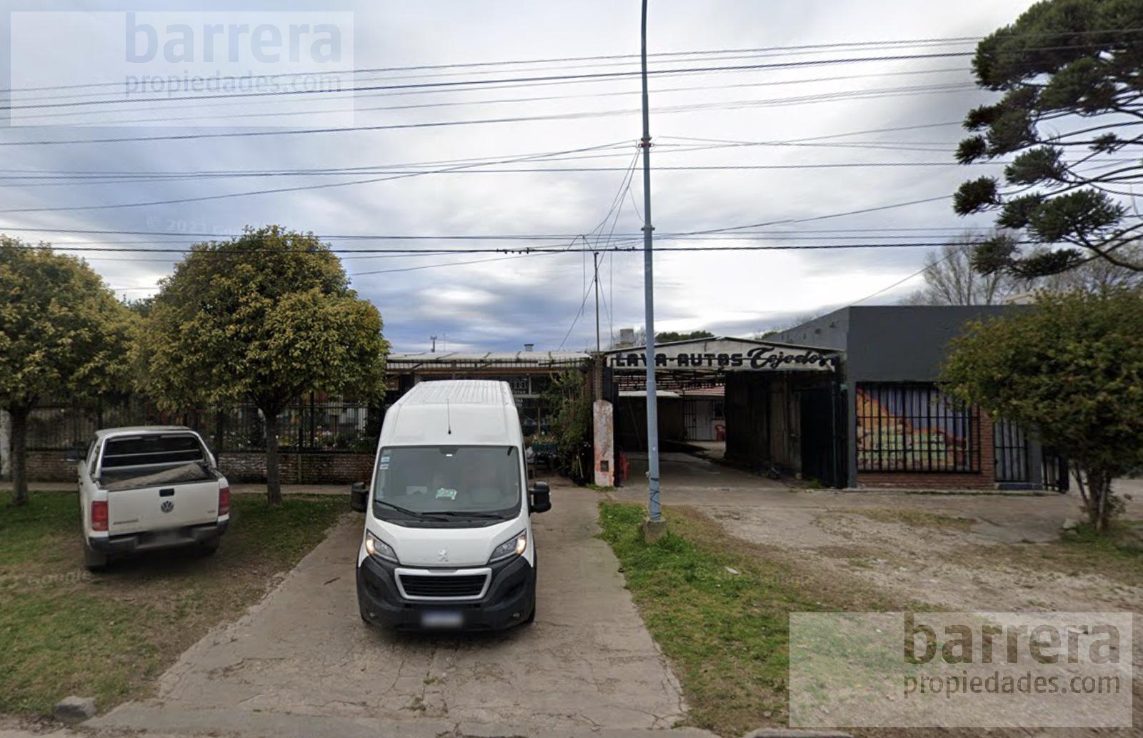 Local en  Barrio Constitución sobre Avenida Tejedor