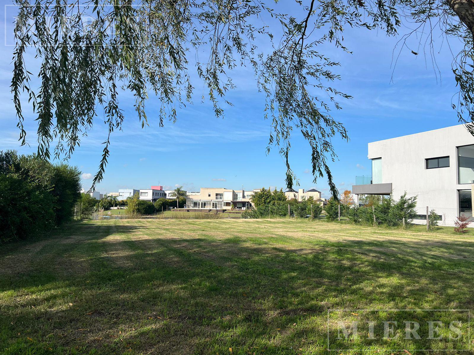 Lote a La Laguna en venta en el Barrio San Benito, Villanueva.