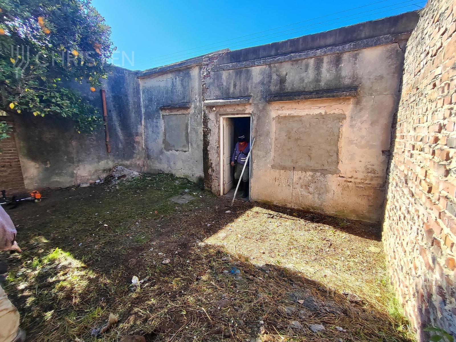 Terreno con casa a demoler en venta Zona Parque Garay Santa Fe