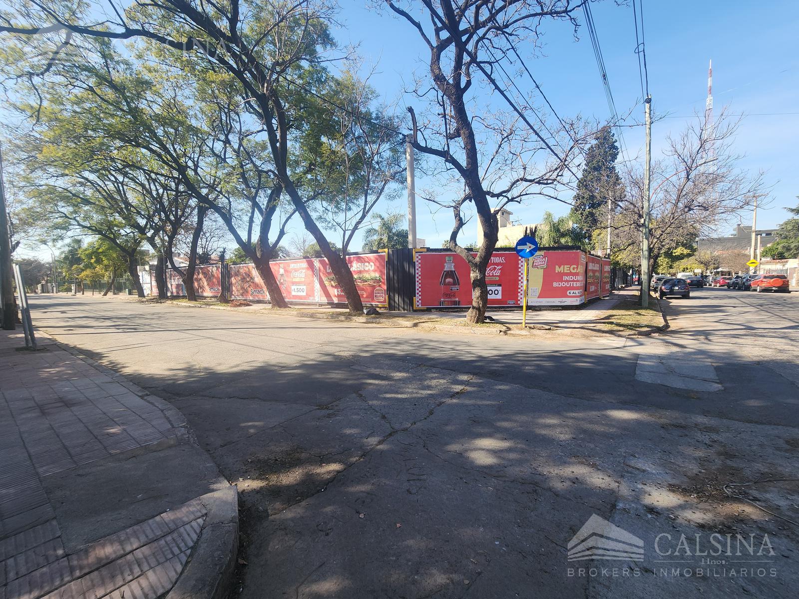 Terreno en venta - Cerro de las Rosas - esquina comercial