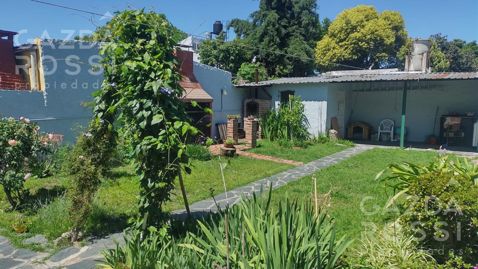 Casa con jardin en Ezeiza