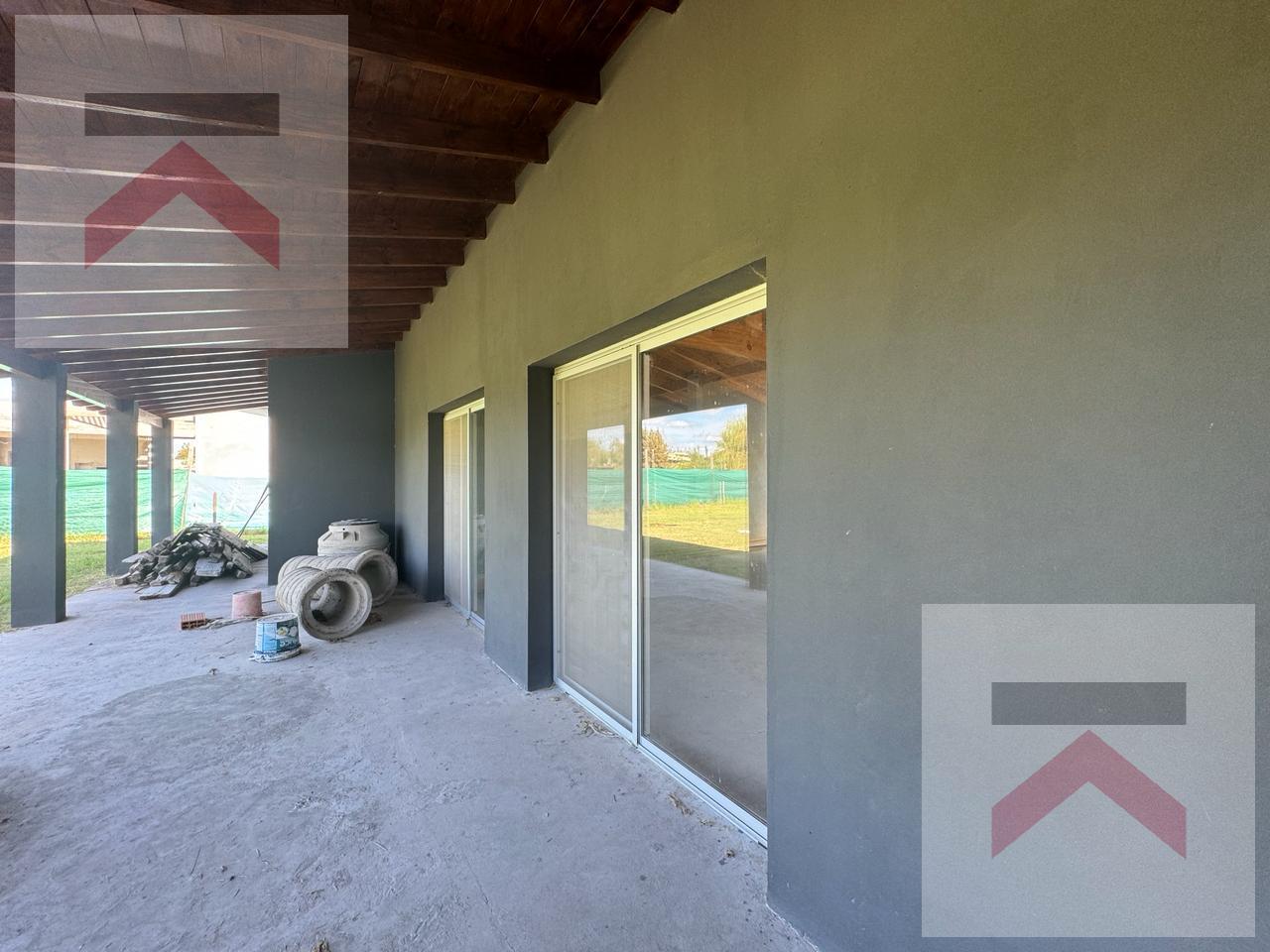 Oportunidad! Casa 3 dorm A TERMINAR Lote 1768m2 en Chacras de la Reserva Cardales