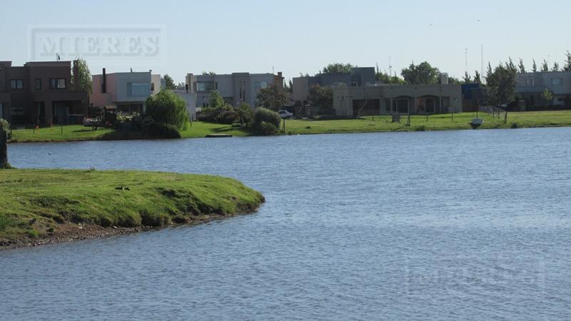 Lote en venta a La Laguna en La Comarca, Bancalari.