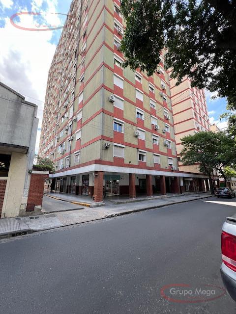 Muy buen 4 ambientes en Venta a mts de Parque Centenario