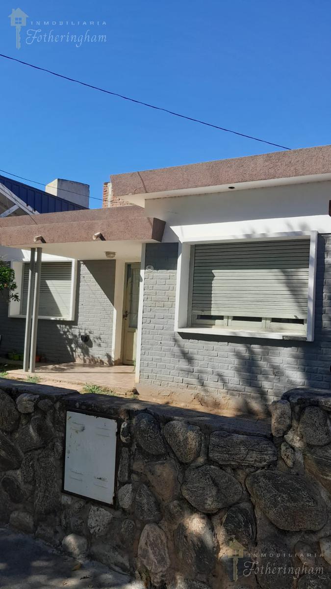 CASA CON EXCELENTE UBICACIÓN EN VENTA  Bº CENTRO  SANTA ROSA DE CALAMUCHITA