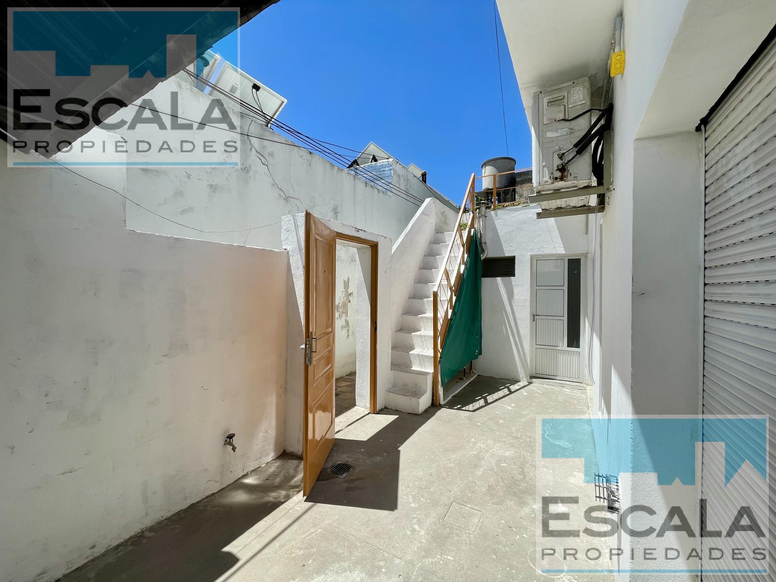 CASA INTERNA DE PASILLO PH CON PATIO Y TERRAZA EN VENTA