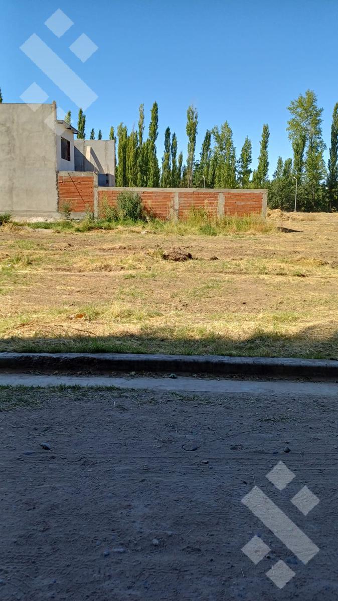 VENTA: TERRENO e/esq. - Loteo Casa Grande- Obrero Argentino al 200 - Neuquén Cap.