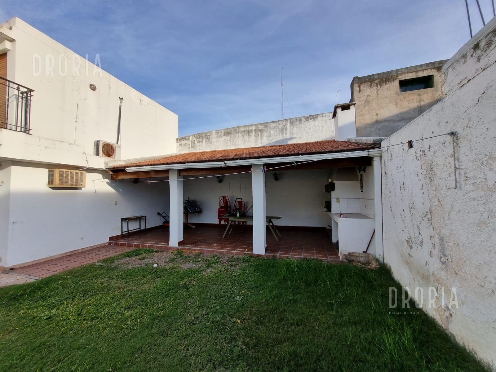 Casa en  venta 4 dormitorios a pocos metros de Ruta 20!