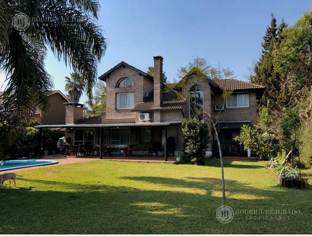 Impecable casa de 4 dormitorios sobre lote interno - Fincas De Maschwitz