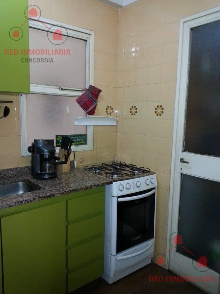 Departamento en  Capital Federal, con dos dormitorios, baño, cocina, living comedor, entrada para vehículo.-