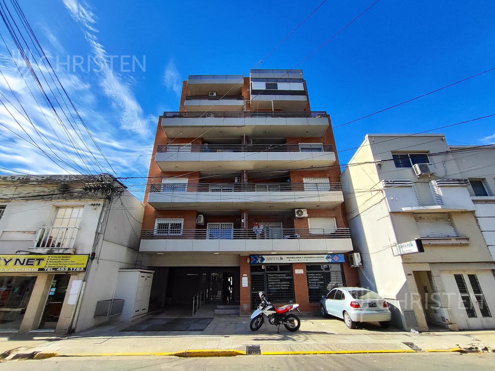 Venta Departamento en planta baja de un dormitorio con patio y cochera