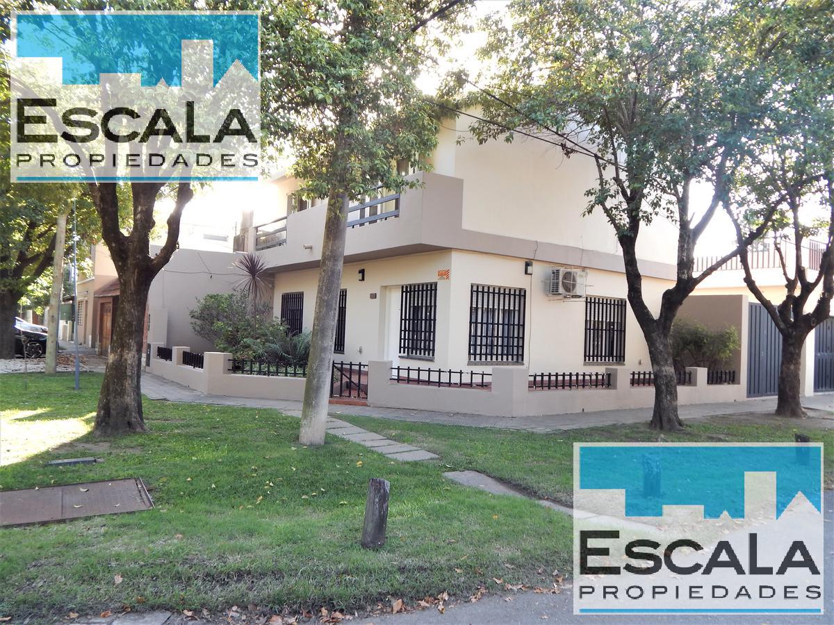 SE VENDE CASA EN FISHERTON 4 DORM PATIO TERRAZA Y COCHERA AMPLIA