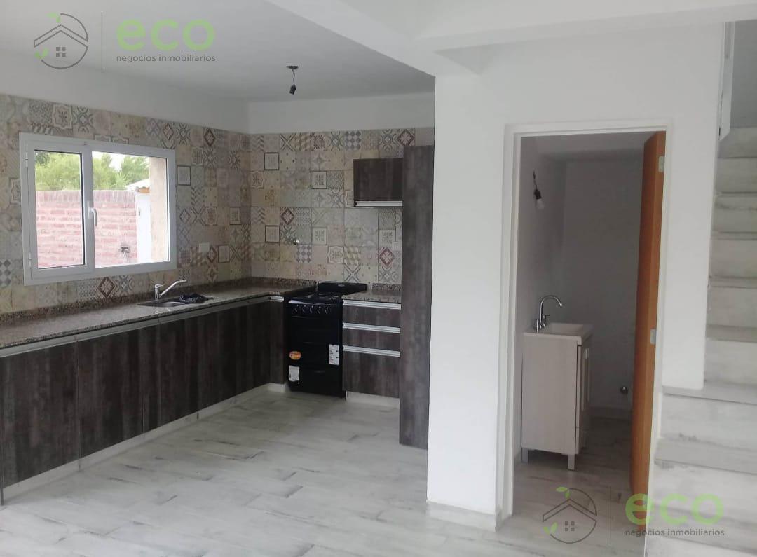 ECO VENDE Moderno Duplex en calle Teniente Ibañez al 1600 - cipolletti