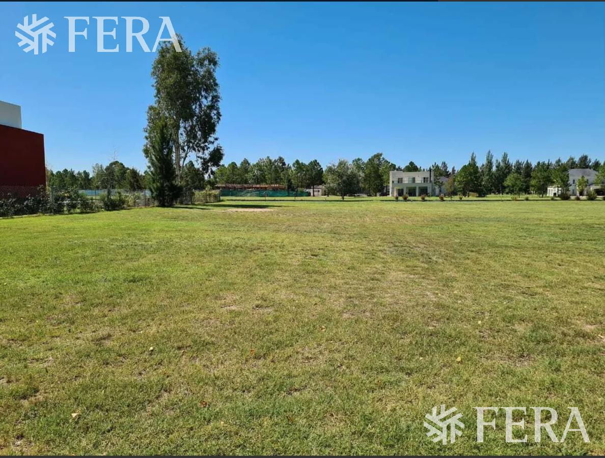 Venta de lote en Club Miralagos 2 (28070)