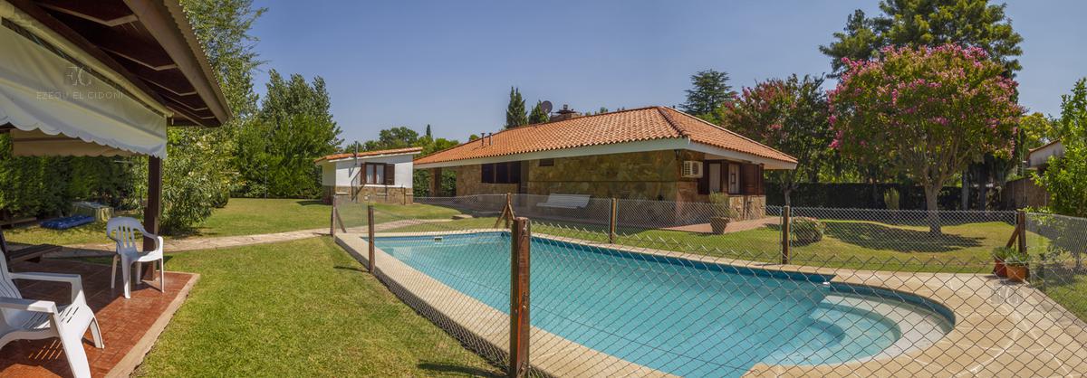 Casa - Cotos de la Alameda - Piscina - Quincho - Permuta