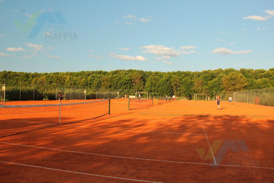 Oportunidad - Terreno en  San Sebastián - Area 8 - Fondo verde