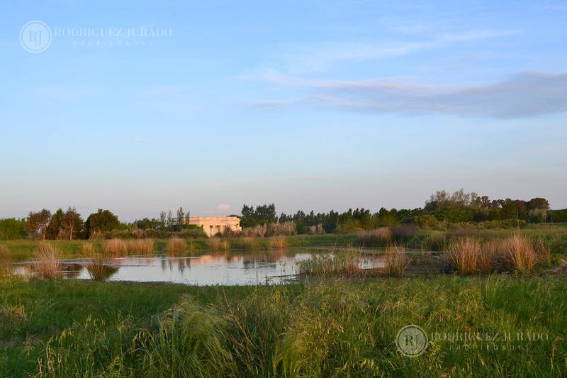 Lote de 1.5Ha con laguna interna - Santa Maria de Lobos